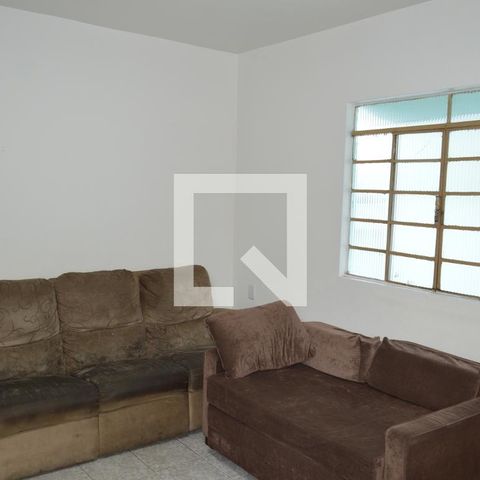 Casa à venda com 114m², 5 quartos e 1 vagaSala