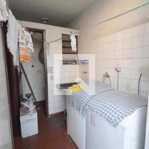 Casa à venda com 201m², 3 quartos e 2 vagasQuarto de Serviço