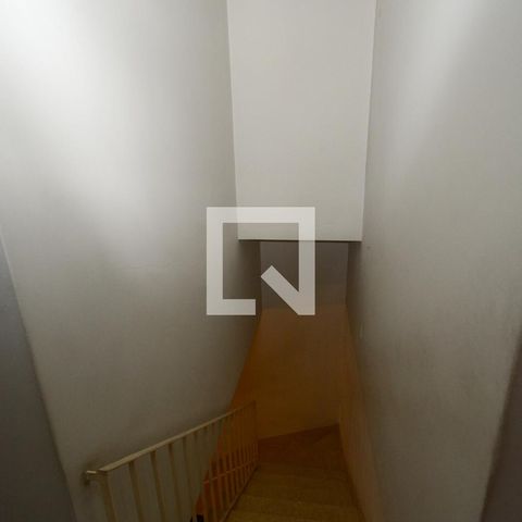 Casa à venda com 201m², 3 quartos e 2 vagasEscada