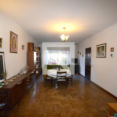 Casa à venda com 201m², 3 quartos e 2 vagasSala