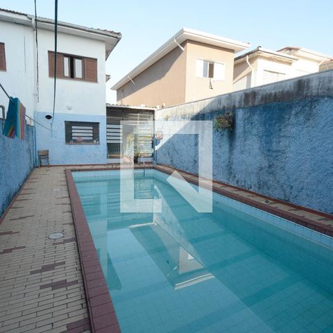 Casa à venda com 201m², 3 quartos e 2 vagasPiscina