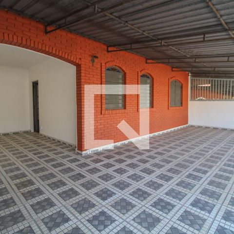 Casa à venda com 200m², 3 quartos e 2 vagas Casa à venda com 200m², 3 quartos e 2 vagasGaragem