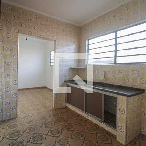 Casa à venda com 200m², 3 quartos e 2 vagas Casa à venda com 200m², 3 quartos e 2 vagasCozinha