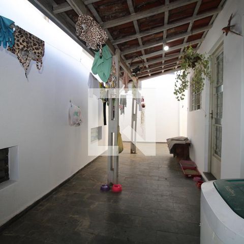 Casa à venda com 200m², 3 quartos e 2 vagas Casa à venda com 200m², 3 quartos e 2 vagasEdícula