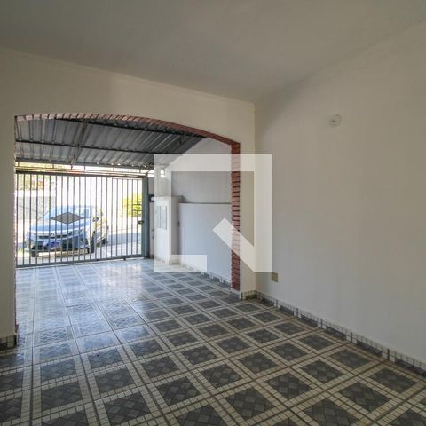 Casa à venda com 200m², 3 quartos e 2 vagas Casa à venda com 200m², 3 quartos e 2 vagasGaragem