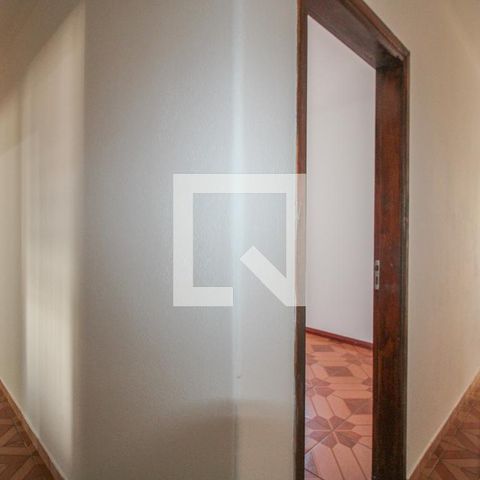 Casa à venda com 200m², 3 quartos e 2 vagas Casa à venda com 200m², 3 quartos e 2 vagasCorredor