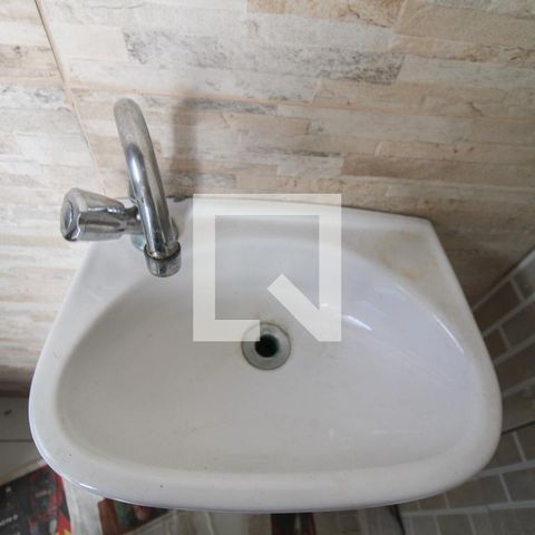 Casa à venda com 200m², 3 quartos e 2 vagas Casa à venda com 200m², 3 quartos e 2 vagasBanheiro de Serviço