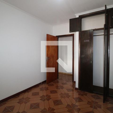 Casa à venda com 200m², 3 quartos e 2 vagas Casa à venda com 200m², 3 quartos e 2 vagasQuarto 1