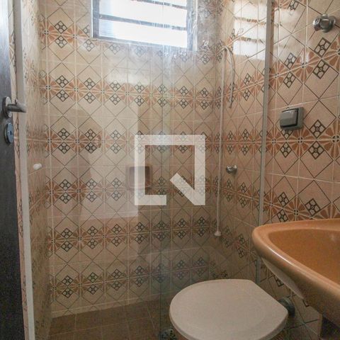 Casa à venda com 200m², 3 quartos e 2 vagas Casa à venda com 200m², 3 quartos e 2 vagasBanheiro