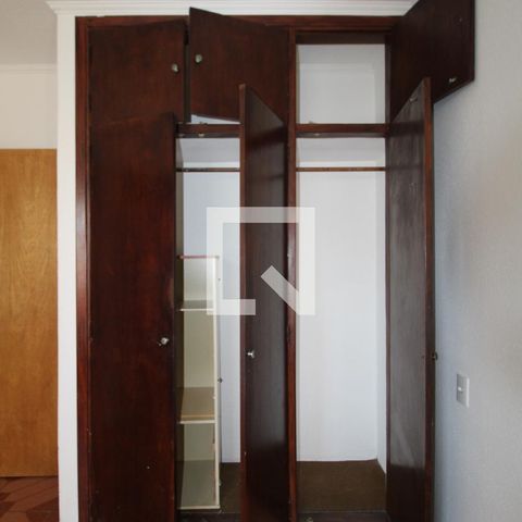 Casa à venda com 200m², 3 quartos e 2 vagas Casa à venda com 200m², 3 quartos e 2 vagasQuarto 3
