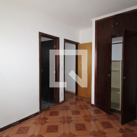 Casa à venda com 200m², 3 quartos e 2 vagas Casa à venda com 200m², 3 quartos e 2 vagasQuarto 3