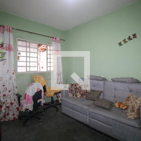 Casa à venda com 200m², 3 quartos e 2 vagas Casa à venda com 200m², 3 quartos e 2 vagasEdícula
