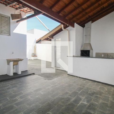 Casa à venda com 200m², 3 quartos e 2 vagas Casa à venda com 200m², 3 quartos e 2 vagasÁrea de Serviço