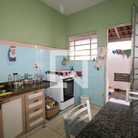 Casa à venda com 200m², 3 quartos e 2 vagas Casa à venda com 200m², 3 quartos e 2 vagasEdícula