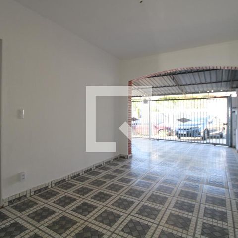 Casa à venda com 200m², 3 quartos e 2 vagas Casa à venda com 200m², 3 quartos e 2 vagasGaragem
