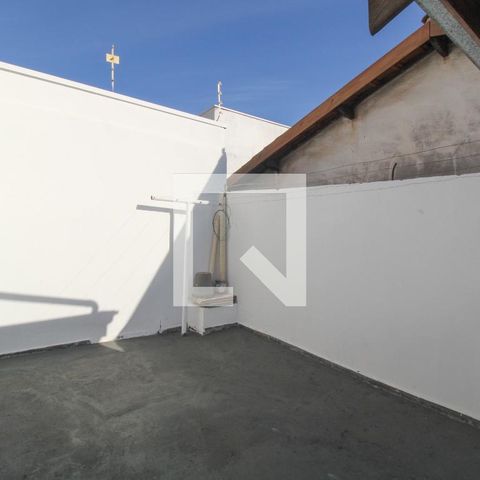 Casa à venda com 200m², 3 quartos e 2 vagas Casa à venda com 200m², 3 quartos e 2 vagasÁrea comum - Churrasqueira