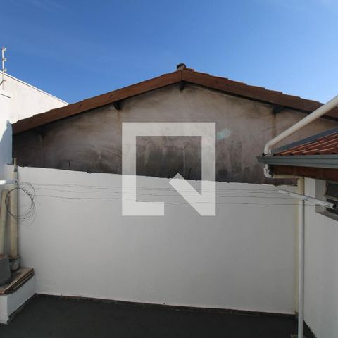 Casa à venda com 200m², 3 quartos e 2 vagas Casa à venda com 200m², 3 quartos e 2 vagasEdícula