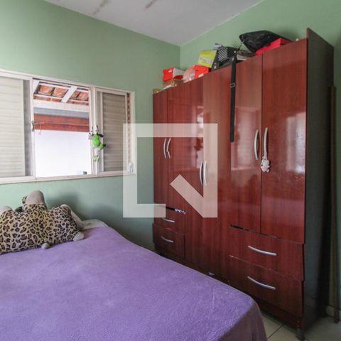 Casa à venda com 200m², 3 quartos e 2 vagas Casa à venda com 200m², 3 quartos e 2 vagasEdícula