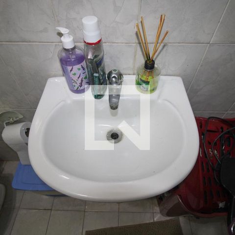 Casa à venda com 200m², 3 quartos e 2 vagas Casa à venda com 200m², 3 quartos e 2 vagasEdícula