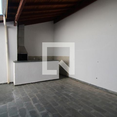Casa à venda com 200m², 3 quartos e 2 vagas Casa à venda com 200m², 3 quartos e 2 vagasÁrea de Serviço