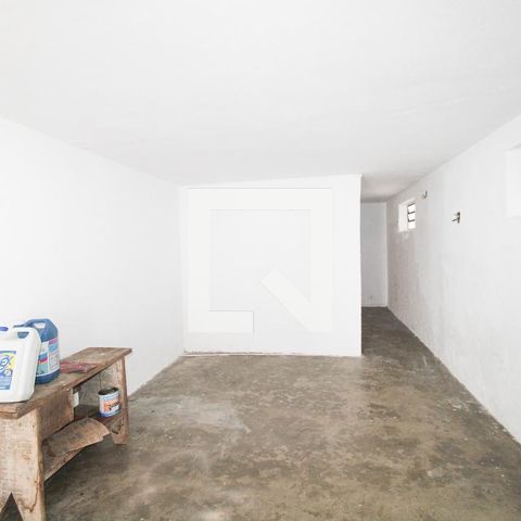 Casa à venda com 200m², 3 quartos e 2 vagas Casa à venda com 200m², 3 quartos e 2 vagasÁrea de Serviço