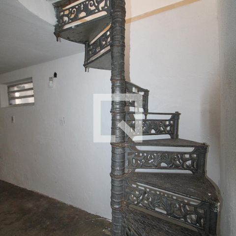 Casa à venda com 200m², 3 quartos e 2 vagas Casa à venda com 200m², 3 quartos e 2 vagasÁrea de Serviço