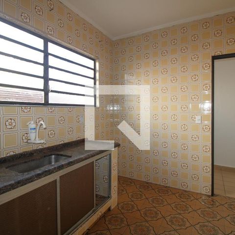 Casa à venda com 200m², 3 quartos e 2 vagas Casa à venda com 200m², 3 quartos e 2 vagasCozinha