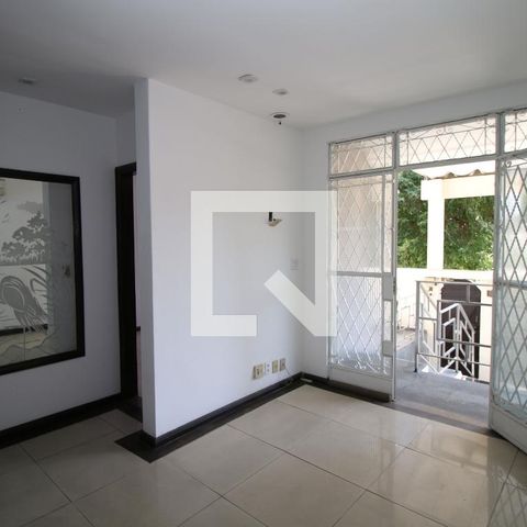 Casa à venda com 220m², 3 quartos e 1 vagaSala