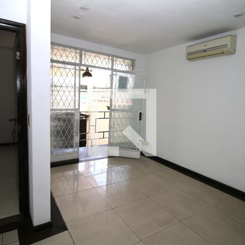 Casa à venda com 220m², 3 quartos e 1 vagaSala