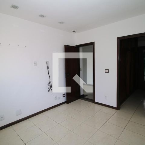 Casa à venda com 220m², 3 quartos e 1 vagaQuarto 1- Suíte