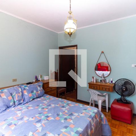 Casa à venda com 210m², 3 quartos e 5 vagas Casa à venda com 210m², 3 quartos e 5 vagasQuarto 3 - Suíte