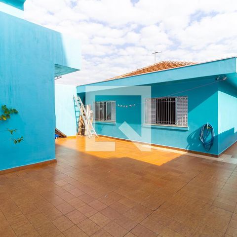 Casa à venda com 210m², 3 quartos e 5 vagas Casa à venda com 210m², 3 quartos e 5 vagasÁrea de Serviço