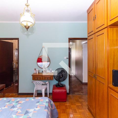 Casa à venda com 210m², 3 quartos e 5 vagas Casa à venda com 210m², 3 quartos e 5 vagasQuarto 3 - Suíte