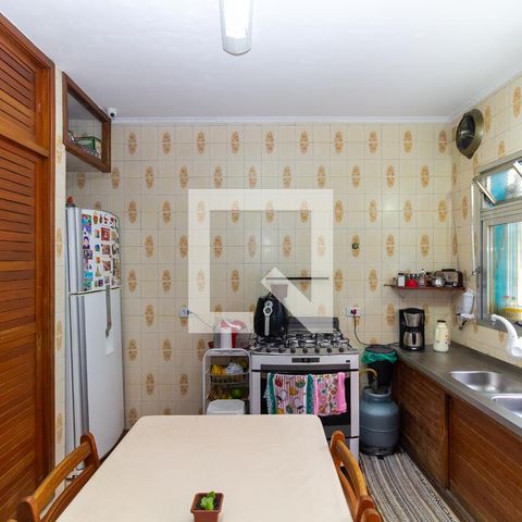 Casa à venda com 210m², 3 quartos e 5 vagas Casa à venda com 210m², 3 quartos e 5 vagasCozinha