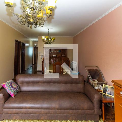 Casa à venda com 210m², 3 quartos e 5 vagas Casa à venda com 210m², 3 quartos e 5 vagasSala