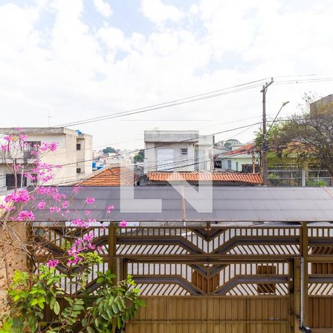 Casa à venda com 210m², 3 quartos e 5 vagas Casa à venda com 210m², 3 quartos e 5 vagasVista
