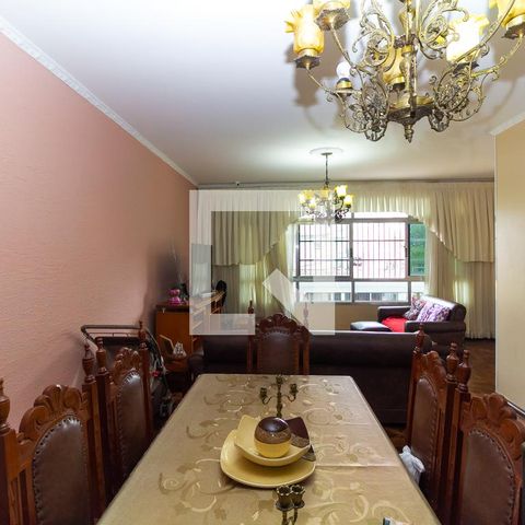 Casa à venda com 210m², 3 quartos e 5 vagas Casa à venda com 210m², 3 quartos e 5 vagasSala