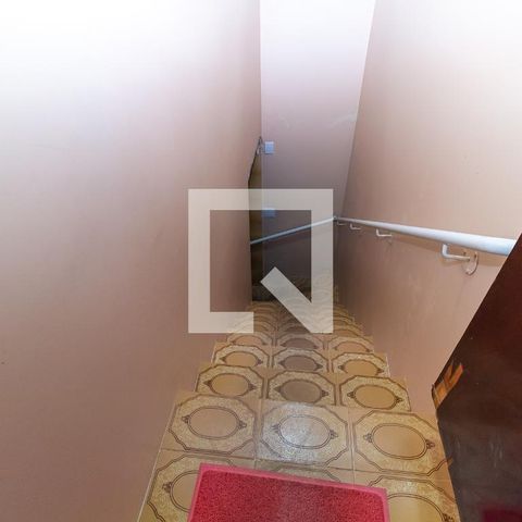 Casa à venda com 210m², 3 quartos e 5 vagas Casa à venda com 210m², 3 quartos e 5 vagasEscada da Garagem