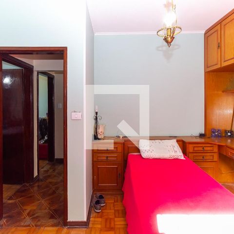 Casa à venda com 210m², 3 quartos e 5 vagas Casa à venda com 210m², 3 quartos e 5 vagasQuarto 2
