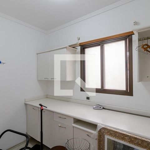 Apartamento à venda com 300m², 4 quartos e 4 vagasQuarto de Serviço 2
