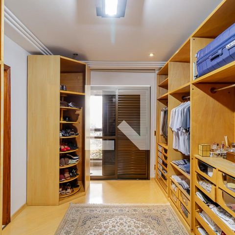 Apartamento à venda com 300m², 4 quartos e 4 vagasSuíte 2