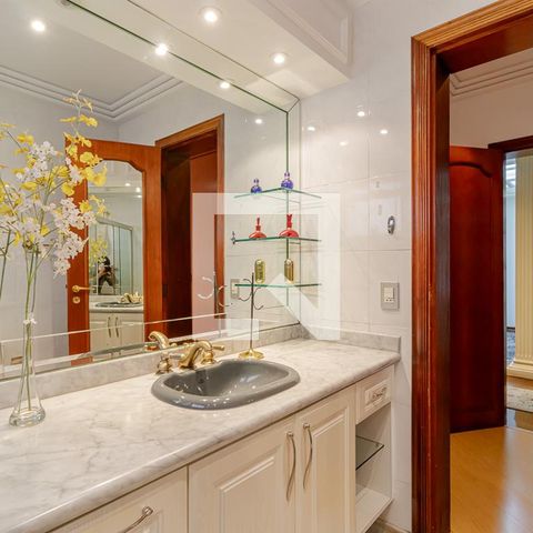 Apartamento à venda com 300m², 4 quartos e 4 vagasBanheiro da Suíte 4