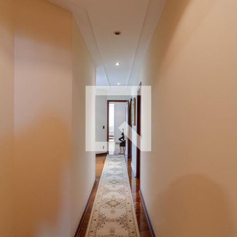 Apartamento à venda com 300m², 4 quartos e 4 vagasCorredor