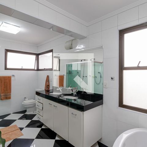 Apartamento à venda com 300m², 4 quartos e 4 vagasBanheiro da Suíte 1