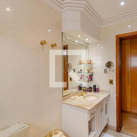 Apartamento à venda com 300m², 4 quartos e 4 vagasBanheiro da Suíte 2