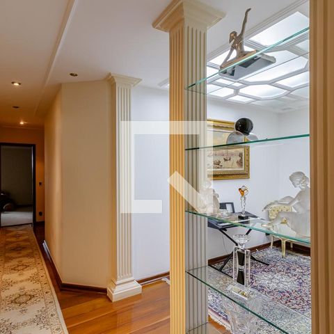 Apartamento à venda com 300m², 4 quartos e 4 vagasCorredor