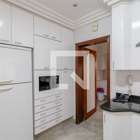Apartamento à venda com 300m², 4 quartos e 4 vagasCozinha
