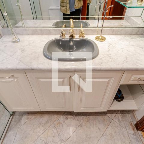 Apartamento à venda com 300m², 4 quartos e 4 vagasBanheiro da Suíte 4