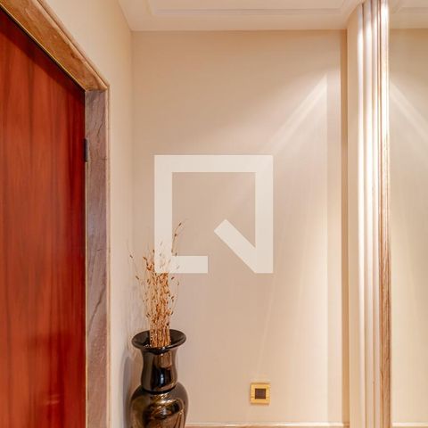 Apartamento à venda com 300m², 4 quartos e 4 vagasEntrada
