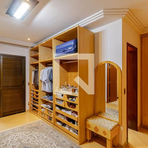 Apartamento à venda com 300m², 4 quartos e 4 vagasSuíte 2
